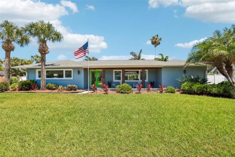 Villa ou maison à Belleair Beach, Floride 4 chambres, 195.47 m2 № 2149521