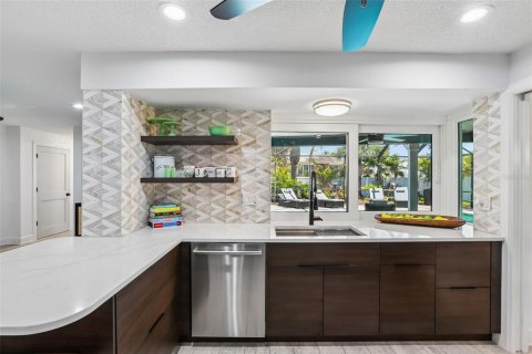 Villa ou maison à vendre à Belleair Beach, Floride: 4 chambres, 195.47 m2 № 2149521 - photo 16