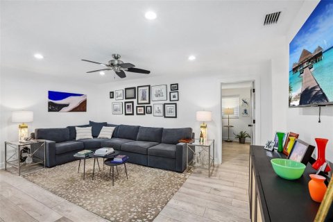 Villa ou maison à vendre à Belleair Beach, Floride: 4 chambres, 195.47 m2 № 2149521 - photo 22