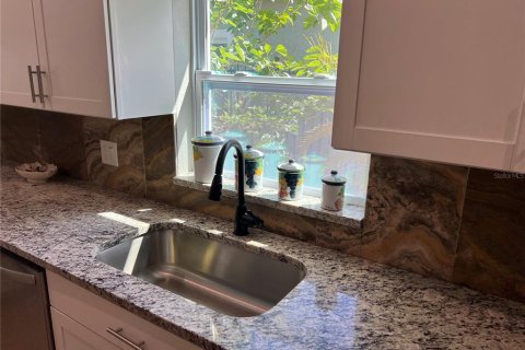 Casa en venta en Sarasota, Florida, 4 dormitorios, 232.26 m2 № 1576197 - foto 15