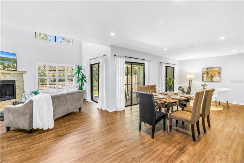 Adosado en venta en Saint Petersburg, Florida, 3 dormitorios, 166.85 m2 № 2222492 - foto 12