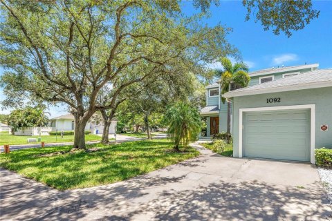 Townhouse in Saint Petersburg, Florida 3 bedrooms, 166.85 sq.m. № 2222492