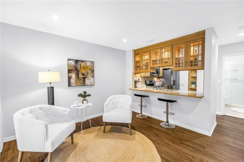 Adosado en venta en Saint Petersburg, Florida, 3 dormitorios, 166.85 m2 № 2222492 - foto 9