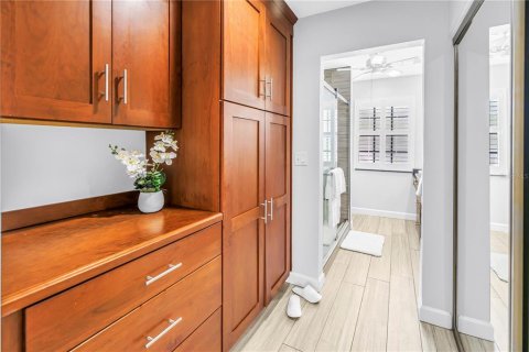 Adosado en venta en Saint Petersburg, Florida, 3 dormitorios, 166.85 m2 № 2222492 - foto 16