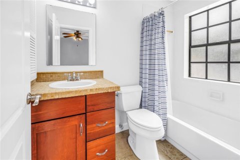 Adosado en venta en Saint Petersburg, Florida, 3 dormitorios, 166.85 m2 № 2222492 - foto 30
