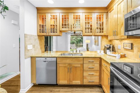 Adosado en venta en Saint Petersburg, Florida, 3 dormitorios, 166.85 m2 № 2222492 - foto 10