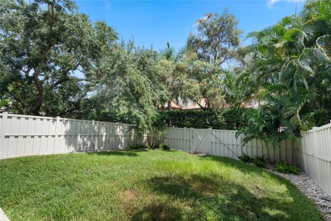 Adosado en venta en Saint Petersburg, Florida, 3 dormitorios, 166.85 m2 № 2222492 - foto 6