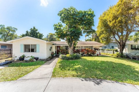 House in Delray Beach, Florida 3 bedrooms, 146.04 sq.m. № 2272021