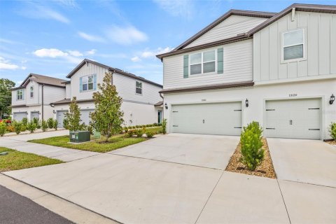 Adosado en alquiler en Tampa, Florida, 3 dormitorios, 168.9 m2 № 1916784 - foto 2