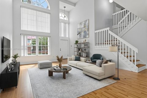Купить виллу или дом в Мирамар, Флорида 5 спален, 274.34м2, № 2085944 - фото 7