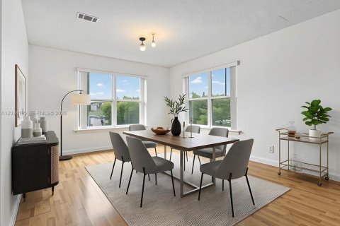 Купить виллу или дом в Мирамар, Флорида 5 спален, 274.34м2, № 2085944 - фото 8