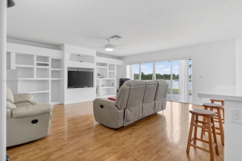 Купить виллу или дом в Мирамар, Флорида 5 спален, 274.34м2, № 2085944 - фото 24