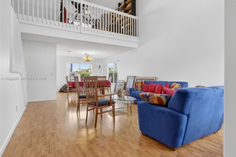 Купить виллу или дом в Мирамар, Флорида 5 спален, 274.34м2, № 2085944 - фото 15