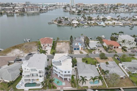 Terreno en venta en Treasure Island, Florida № 1680158 - foto 23