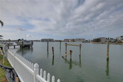 Terreno en venta en Treasure Island, Florida № 1680158 - foto 21