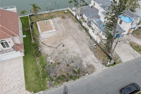 Terreno en venta en Treasure Island, Florida № 1680158 - foto 12
