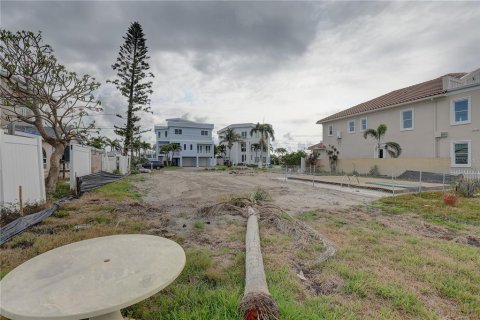 Terreno en venta en Treasure Island, Florida № 1680158 - foto 6