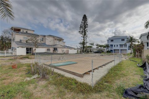 Terreno en venta en Treasure Island, Florida № 1680158 - foto 5