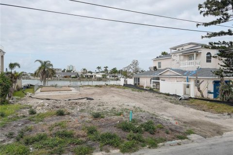 Terreno en venta en Treasure Island, Florida № 1680158 - foto 8