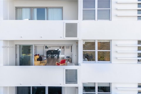 Condominio en venta en Miami Beach, Florida, 1 dormitorio, 79.71 m2 № 2044565 - foto 26