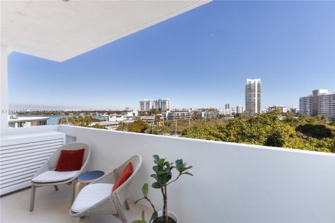 Condominio en venta en Miami Beach, Florida, 1 dormitorio, 79.71 m2 № 2044565 - foto 5
