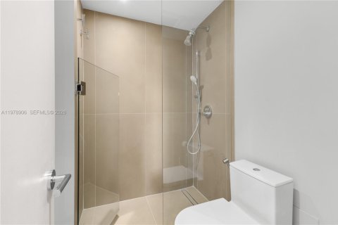 Condominio en venta en Miami Beach, Florida, 1 dormitorio, 79.71 m2 № 2044565 - foto 23