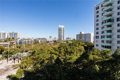 Condominio en venta en Miami Beach, Florida, 1 dormitorio, 79.71 m2 № 2044565 - foto 7
