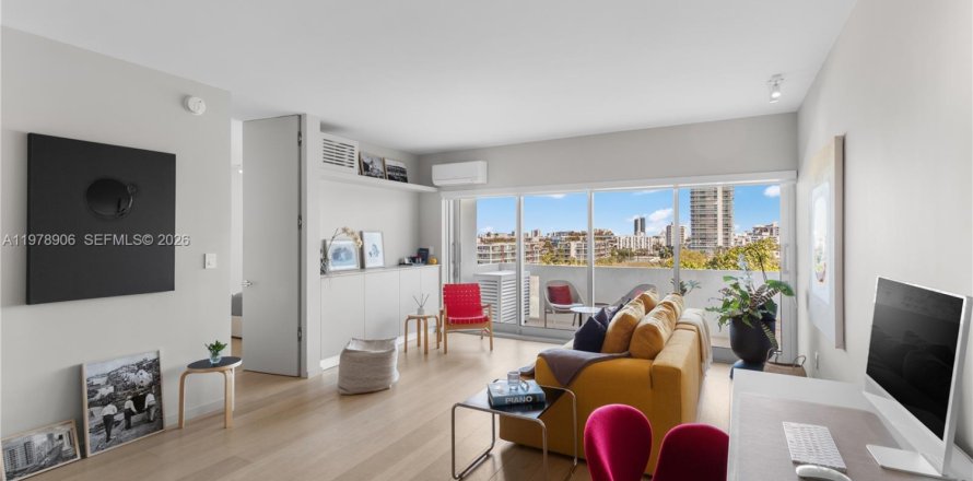 Condominio en Miami Beach, Florida, 1 dormitorio  № 2044565