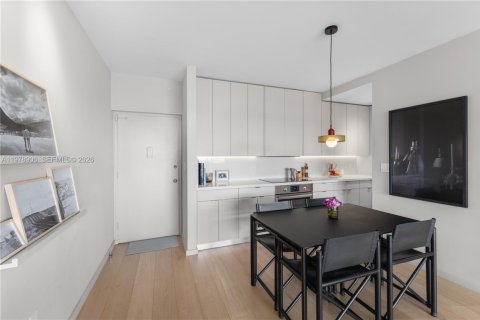 Condominio en venta en Miami Beach, Florida, 1 dormitorio, 79.71 m2 № 2044565 - foto 12