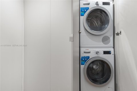 Condominio en venta en Miami Beach, Florida, 1 dormitorio, 79.71 m2 № 2044565 - foto 25