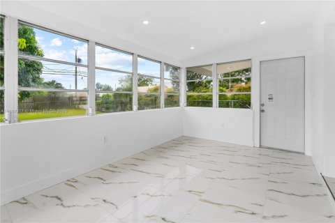House in Homestead, Florida 3 bedrooms, 110.09 sq.m. № 1891658 - photo 7