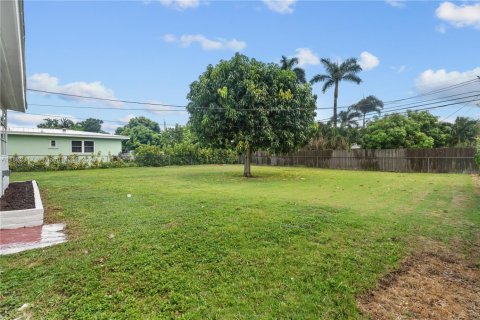 House in Homestead, Florida 3 bedrooms, 110.09 sq.m. № 1891658 - photo 13