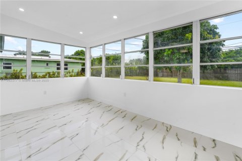 House in Homestead, Florida 3 bedrooms, 110.09 sq.m. № 1891658 - photo 6