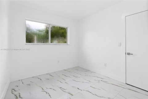 House in Homestead, Florida 3 bedrooms, 110.09 sq.m. № 1891658 - photo 22