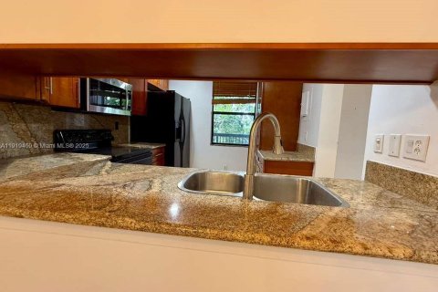 Condo in Plantation, Florida, 2 bedrooms  № 1974921 - photo 7