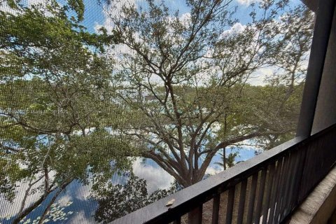 Condo in Plantation, Florida, 2 bedrooms  № 1974921 - photo 26