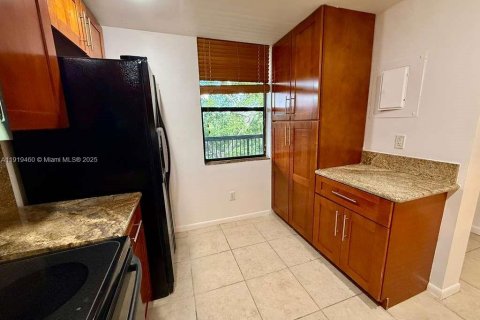 Condo in Plantation, Florida, 2 bedrooms  № 1974921 - photo 4
