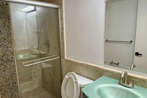 Condo in Plantation, Florida, 2 bedrooms  № 1974921 - photo 24