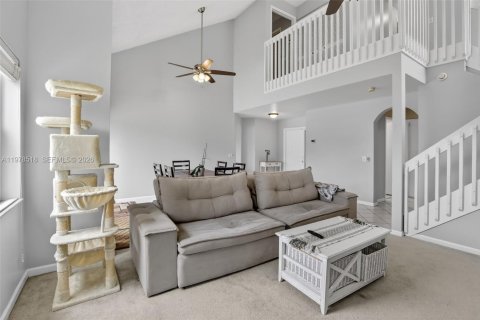 House in Davie, Florida 3 bedrooms, 180.51 sq.m. № 2044424 - photo 14