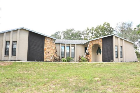 House in Dunnellon, Florida 3 bedrooms, 202.81 sq.m. № 2316494