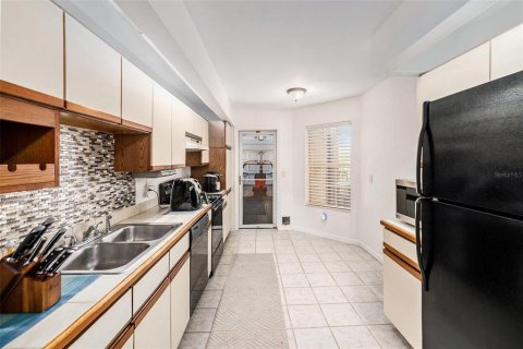 Condo in Palm Harbor, Florida, 2 bedrooms  № 1838467 - photo 8
