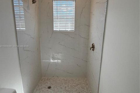 Villa ou maison à louer à Lehigh Acres, Floride: 3 chambres, 185.8 m2 № 2047671 - photo 21