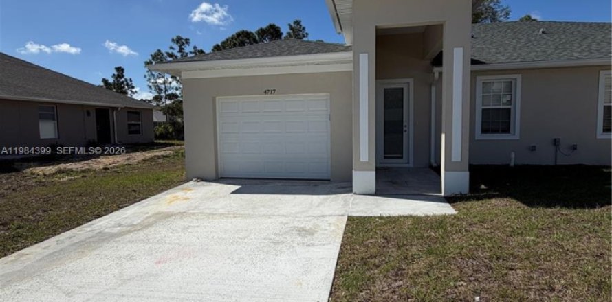 Villa ou maison à Lehigh Acres, Floride 3 chambres, 185.8 m2 № 2047671