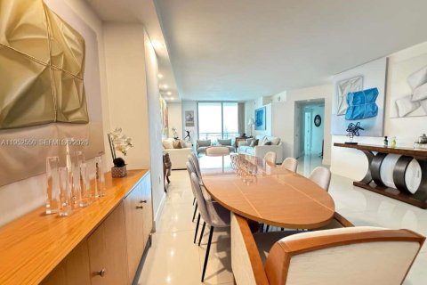Купить кондоминиум в Майами, Флорида 2 спальни, 125.42м2, № 2154346 - фото 2