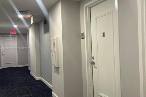 Купить кондоминиум в Майами, Флорида 2 спальни, 125.42м2, № 2154346 - фото 15