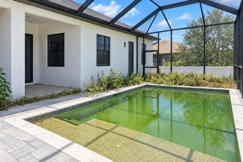Villa ou maison à vendre à Cape Coral, Floride: 4 chambres, 195.75 m2 № 2437133 - photo 9