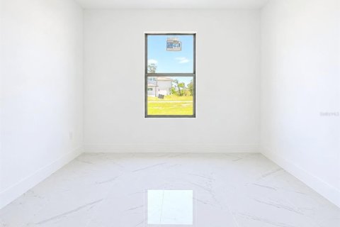 Villa ou maison à vendre à Cape Coral, Floride: 4 chambres, 195.75 m2 № 2437133 - photo 6