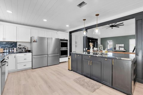 Casa en venta en Valrico, Florida, 4 dormitorios, 232.44 m2 № 2216121 - foto 18