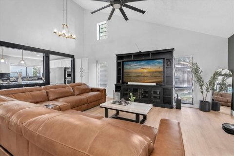 Casa en venta en Valrico, Florida, 4 dormitorios, 232.44 m2 № 2216121 - foto 10