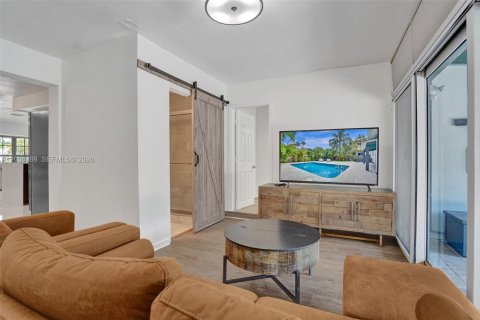 Casa en venta en Hollywood, Florida, 4 dormitorios, 184.23 m2 № 2065340 - foto 18